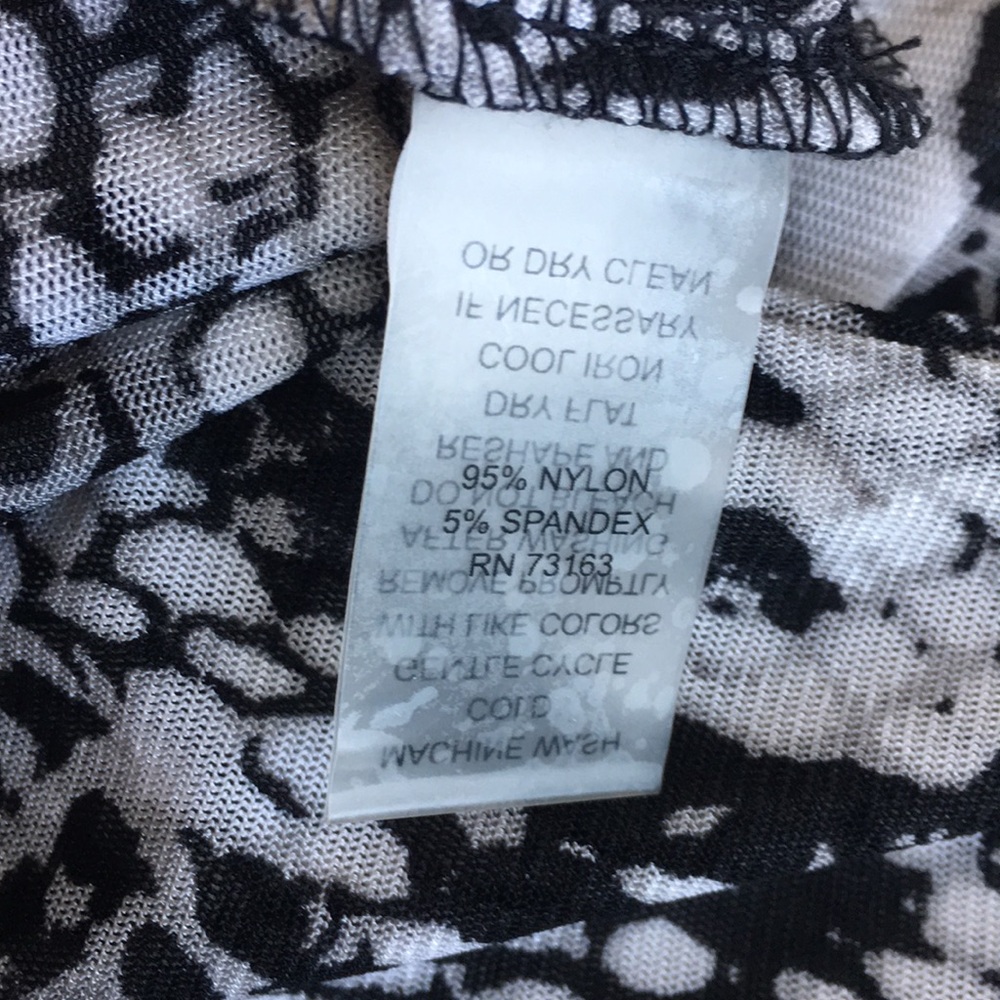 🔴Black/White/Grey Animal Print Top - Picture 7 of 8